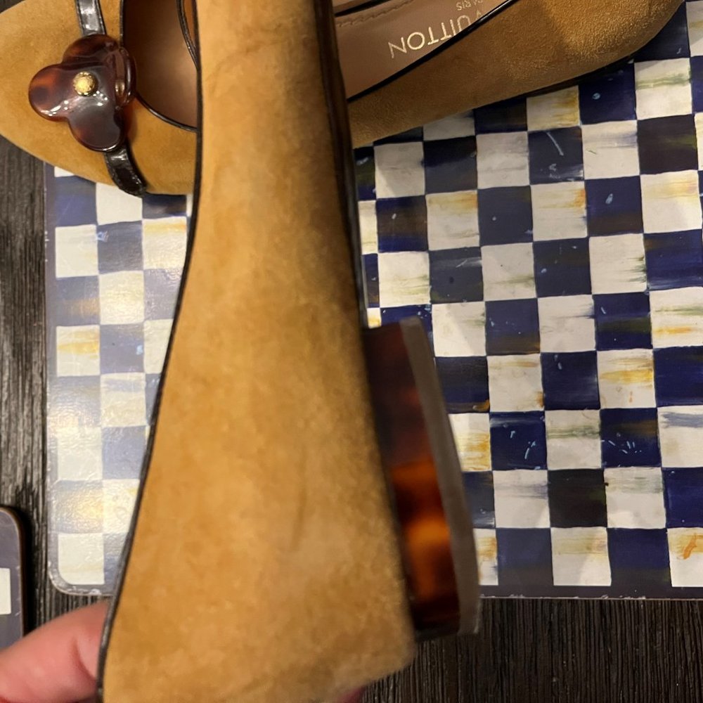 100% Authentic Louis Vuitton Suede Beige Logo Ballet Flats 41 11 - Picture 2 of 9